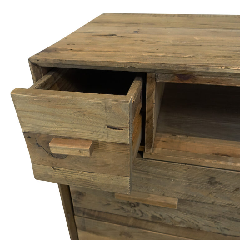 Commode en vieux bois – FLIMS